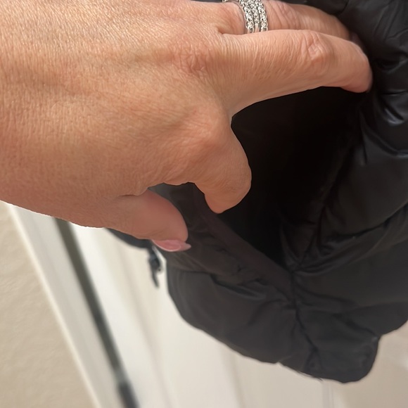 Guess jacket puffer boys Size 14
Gently used.
Excellent Condition.
Color… - Picture 6 of 6